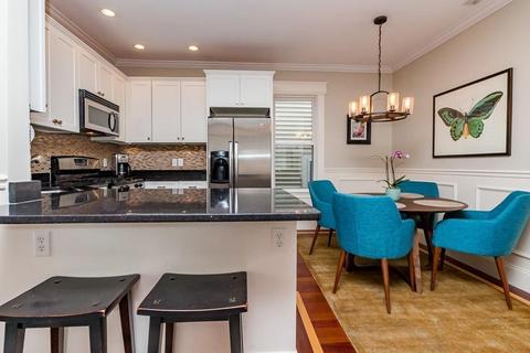 472 E 3rd St #2, Boston, MA 02127 photo 10