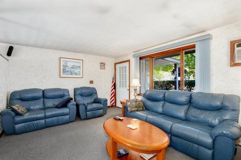 2 Sycamore St, Danvers, MA 01923 photo 4