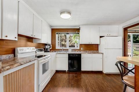 2 Sycamore St, Danvers, MA 01923 photo 6