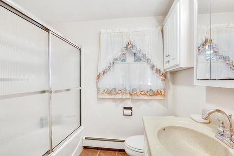 2 Sycamore St, Danvers, MA 01923 photo 12