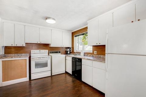 2 Sycamore St, Danvers, MA 01923 photo 8
