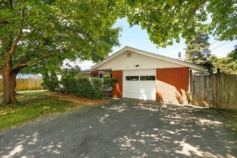 2 Sycamore St, Danvers, MA 01923 photo 1