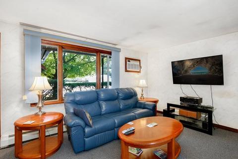 2 Sycamore St, Danvers, MA 01923 photo 5