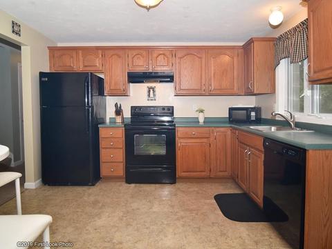 4 Cherry Tree Ln, Plainville, MA 02762 photo 8