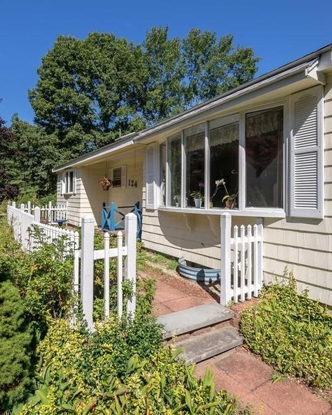 124 Jackman St, Georgetown, MA 01833 photo 2