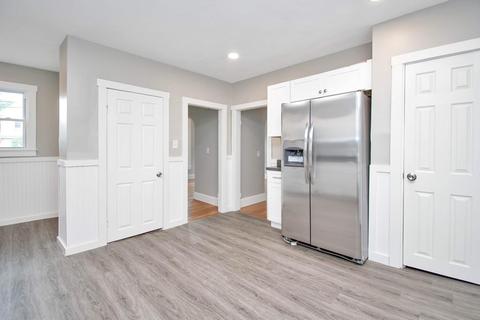 37 Walter St, Chicopee, MA 01013 photo 10