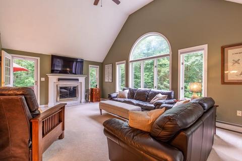 54 Searle St, Georgetown, MA 01833 photo 2