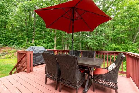 54 Searle St, Georgetown, MA 01833 photo 4