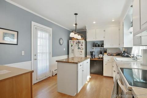 47 Warner St, Gloucester, MA 01930 photo 5