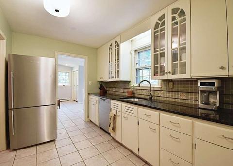 39 Saxon, Worcester, MA 01602 photo 2