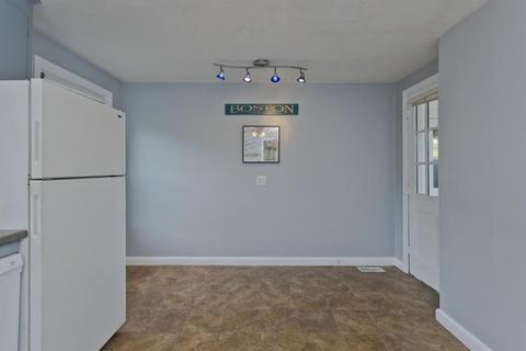 54 Wayside St, Springfield, MA 01118 photo 9