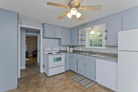 54 Wayside St, Springfield, MA 01118 photo 6