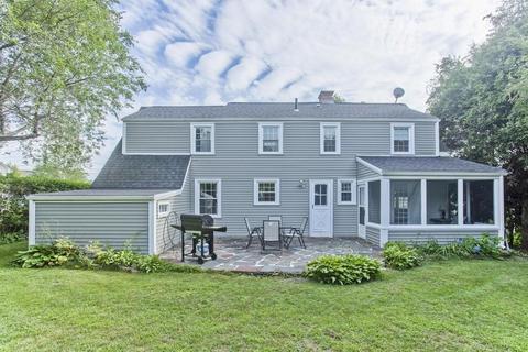 54 Wayside St, Springfield, MA 01118 photo 2