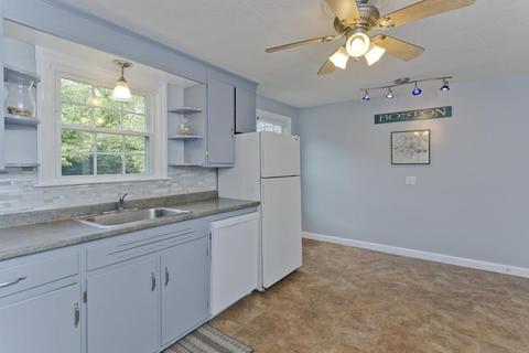 54 Wayside St, Springfield, MA 01118 photo 8