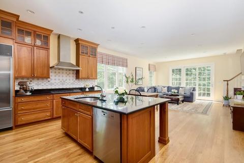 111 Crest Rd, Wellesley, MA 02482 photo 4