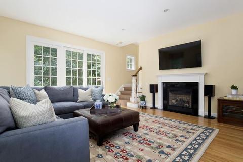 111 Crest Rd, Wellesley, MA 02482 photo 3