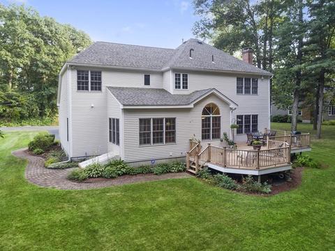 24 Overlook Dr E, Framingham, MA 01701 photo 3