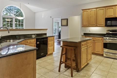 24 Overlook Dr E, Framingham, MA 01701 photo 11