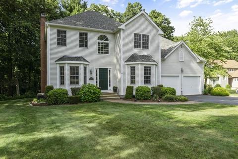 24 Overlook Dr E, Framingham, MA 01701 photo 2