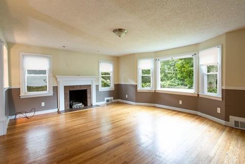 1245 Bradley Rd, Springfield, MA 01118 photo 4