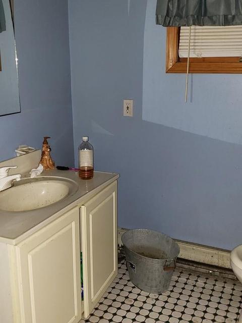 530 Britton St, Chicopee, MA 01020 photo 9