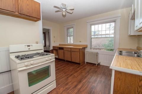 90 Marsden St, Springfield, MA 01109 photo 3