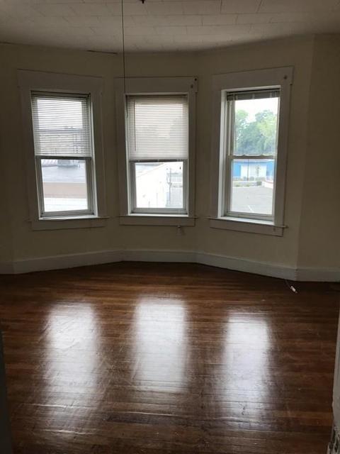 16 Sheldon St, Springfield, MA 01107 photo 6
