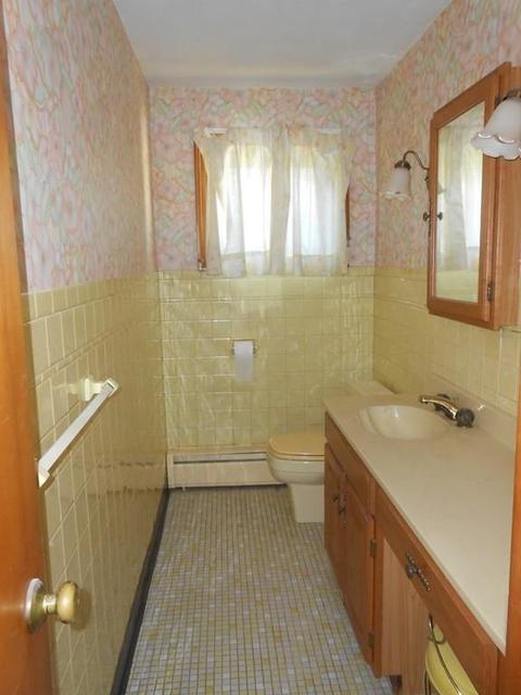 6 Heather Ln, Springfield, MA 01118 photo 8