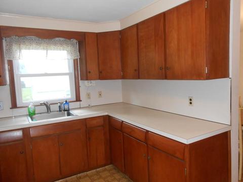6 Heather Ln, Springfield, MA 01118 photo 4