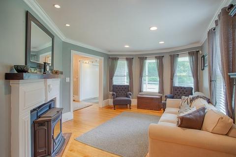 68 Standley St, Beverly, MA 01915 photo 4