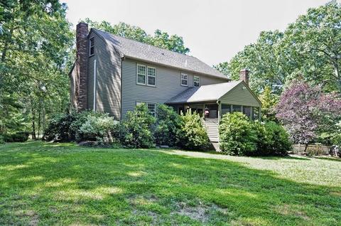 14 Daniels Rd, Mendon, MA 01756 photo 2