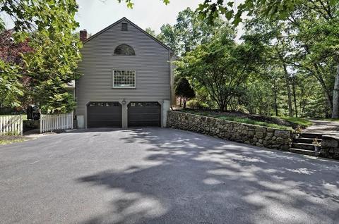 14 Daniels Rd, Mendon, MA 01756 photo 3