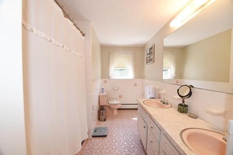 21 Ledgewood Dr, Canton, MA 02021 photo 10