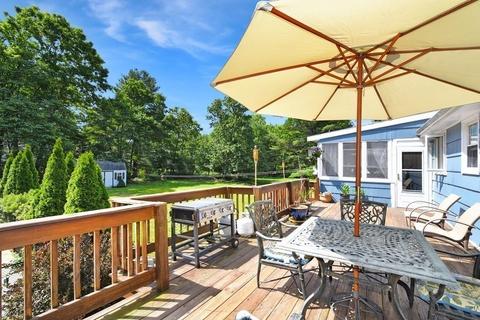 21 Ledgewood Dr, Canton, MA 02021 photo 3
