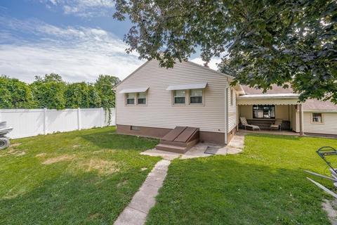 44 E Silver, Westfield, MA 01085 photo 4