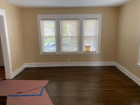 196 College St, Springfield, MA 01109 photo 4