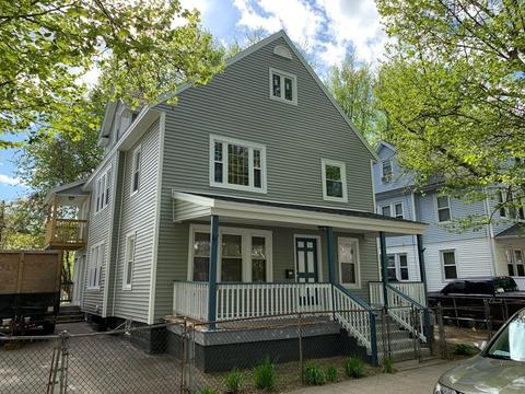 196 College St, Springfield, MA 01109 photo 1