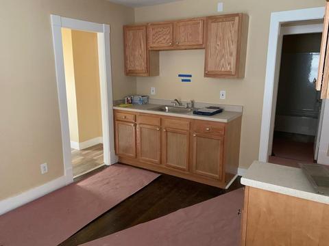 196 College St, Springfield, MA 01109 photo 6