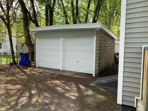 196 College St, Springfield, MA 01109 photo 3