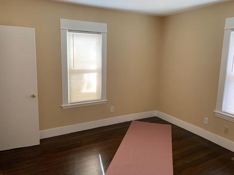 196 College St, Springfield, MA 01109 photo 9