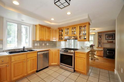 2 North St, Maynard, MA 01754 photo 3