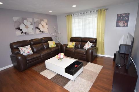 21 Ledgecrest Dr, Worcester, MA 01603 photo 2