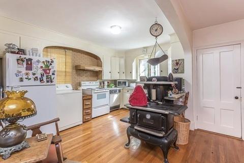 23 E High St, Avon, MA 02322 photo 8
