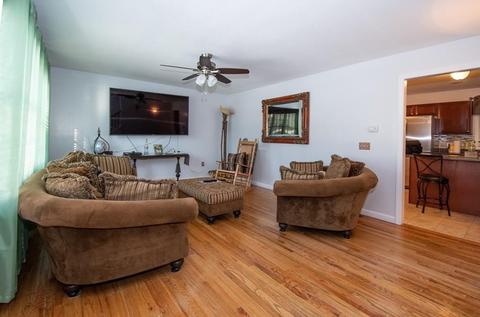 19 Eddy St, Springfield, MA 01104 photo 2