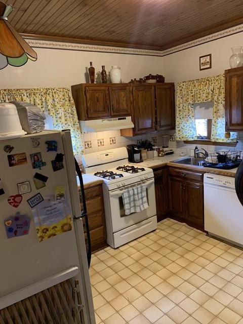 28 Goss St, Fall River, MA 02723 photo 10