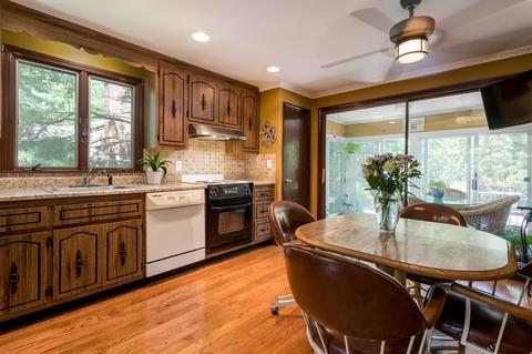 85 Canterbury Ln, Needham, MA 02492 photo 2