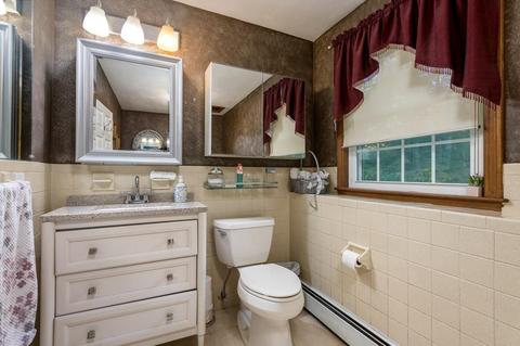 85 Canterbury Ln, Needham, MA 02492 photo 14
