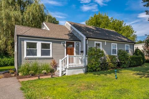 2 Maple St, Reading, MA 01867 photo 3