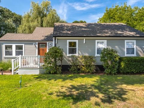 2 Maple St, Reading, MA 01867 photo 1