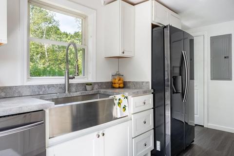 2 Maple St, Reading, MA 01867 photo 10